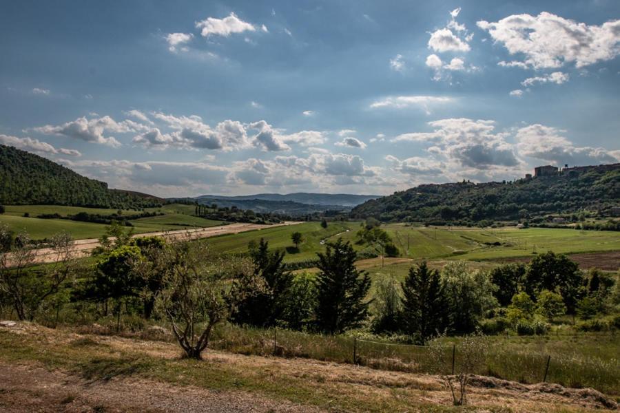 Il Colombaio Agriturismo Montegabbione Exteriör bild